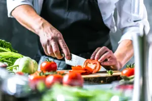 The Logistics Behind Great Crew Catering: Mobile Kitchens, Compliance, and Reliability
